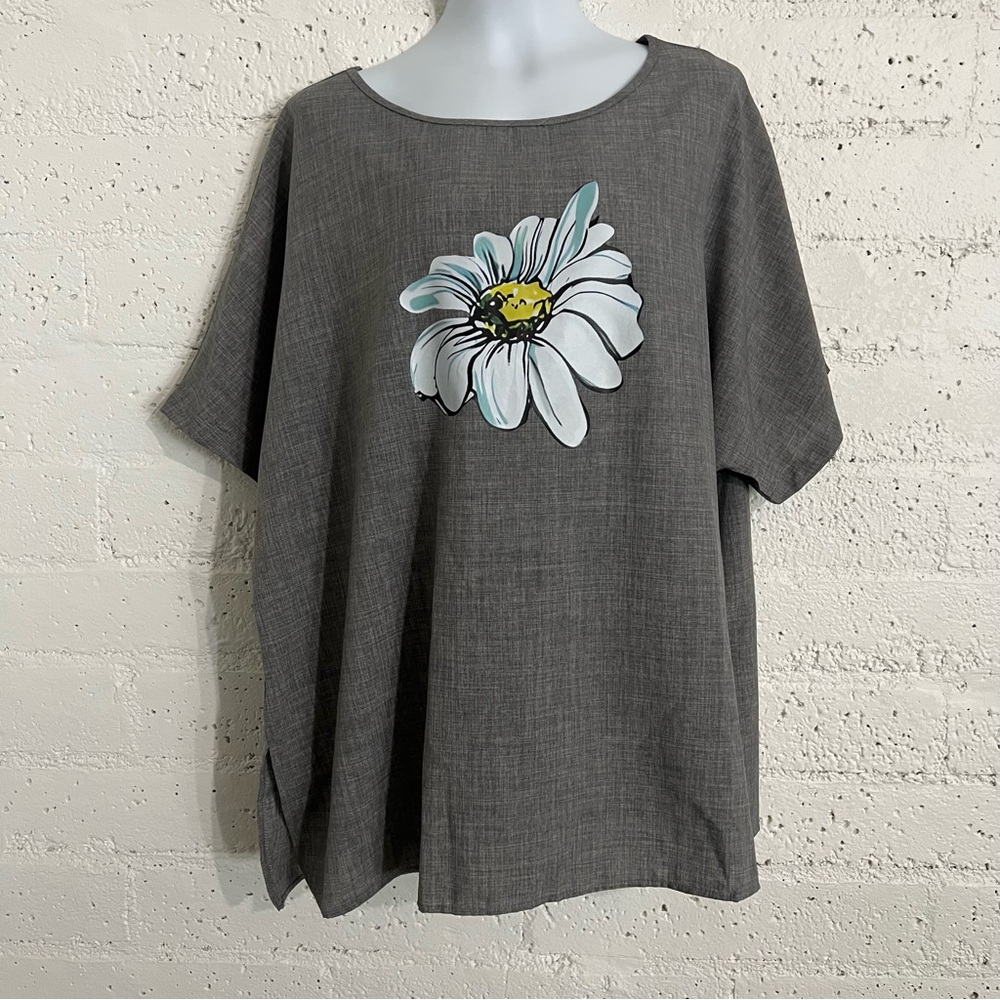 5/$25 Mislook Womens Top 3XL Gray Short Sleeve Daisy Flower Plus Cotton Blend